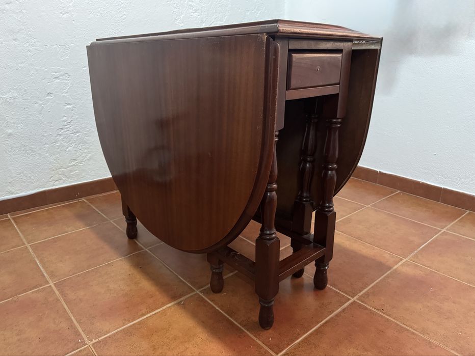 Vendo mesa de madeira