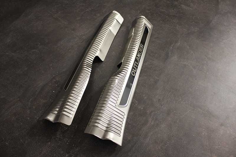 Mitsubishi Outlander 2013-2022 Накладки на внутрішні пороги (на пласт)