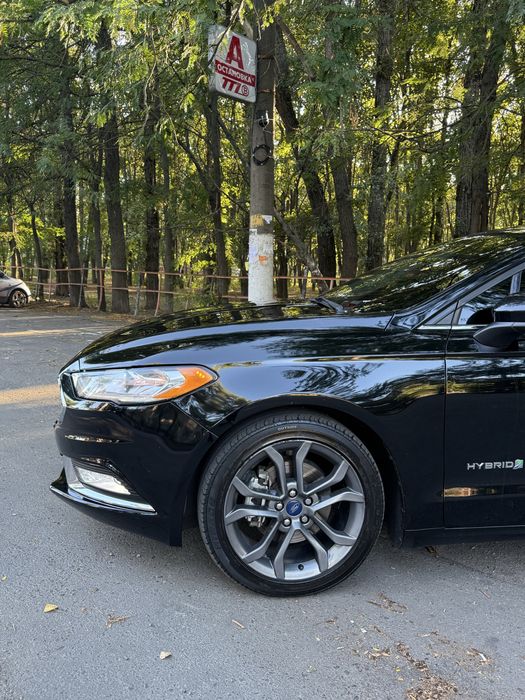 Продам ford fushion 2017 hybrid