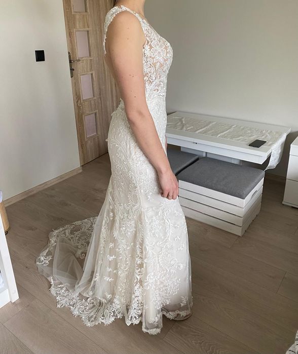 Suknia ślubna syrenka, tren