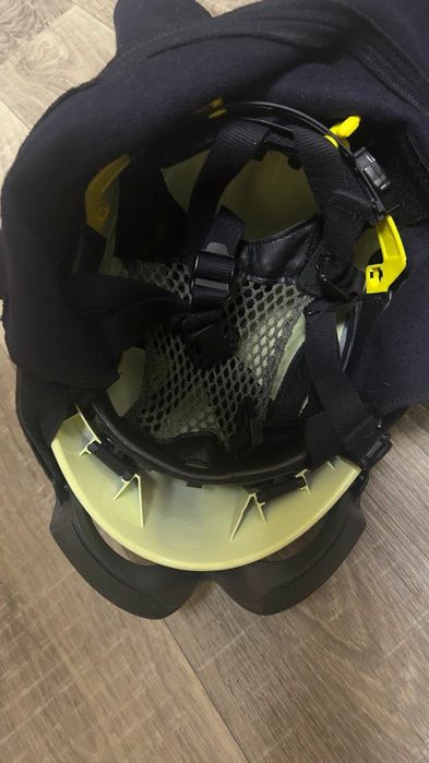 Продам каску MSA