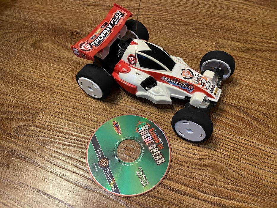 Игрушка машинка с пультом