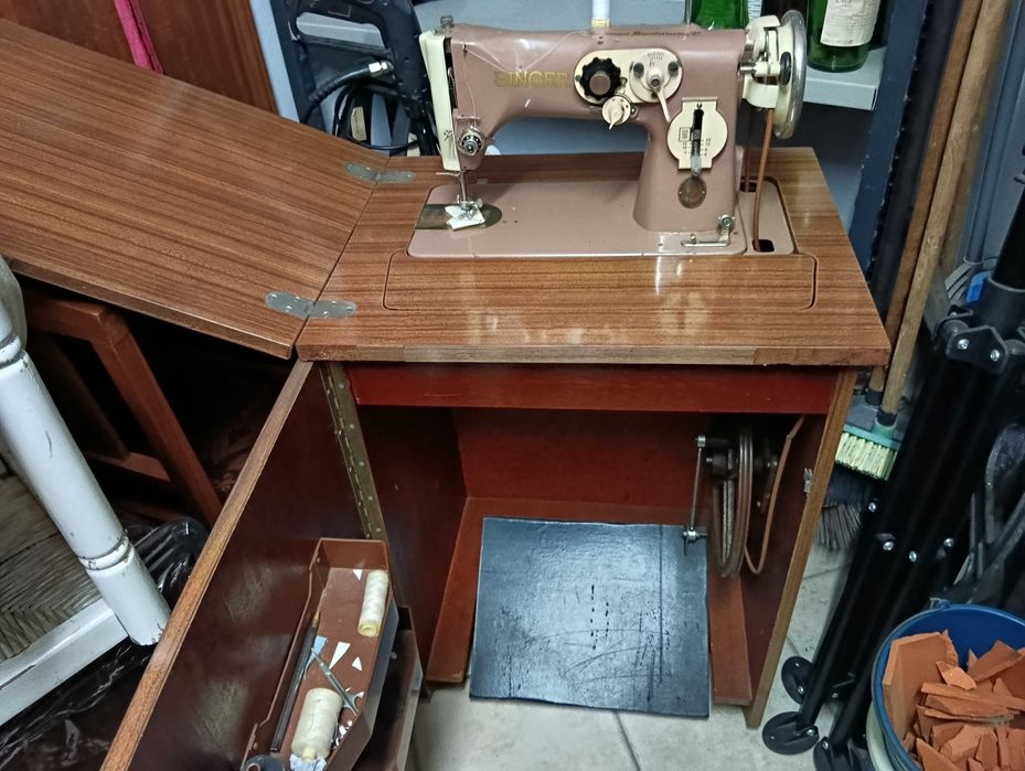 Máquina de costura Singer (2)