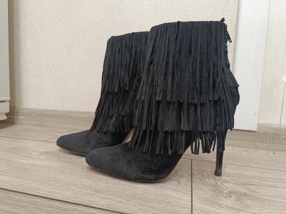 Ботильони, взуття