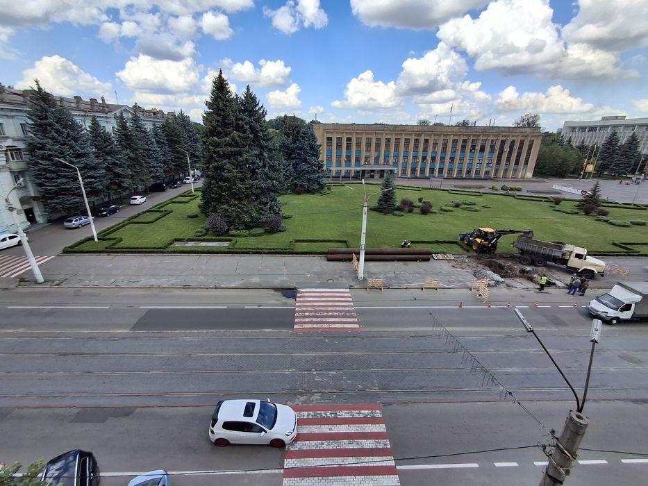 Продам 2к в центре города