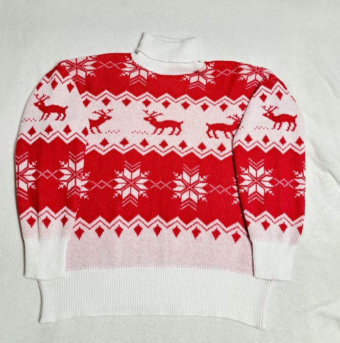 Świąteczny sweter z golfem z reniferami  ,sniezynkami   na Silverster