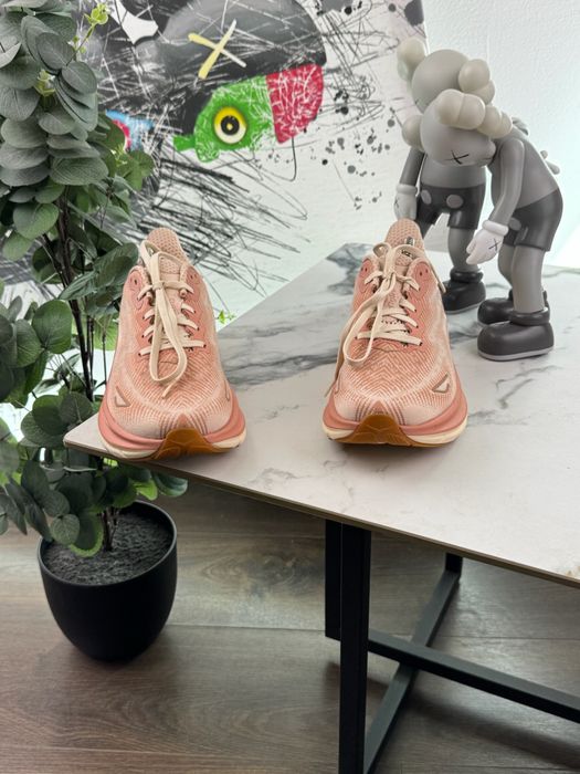 Кросівки Hoka Clifton 9 39 розмір Е16485
