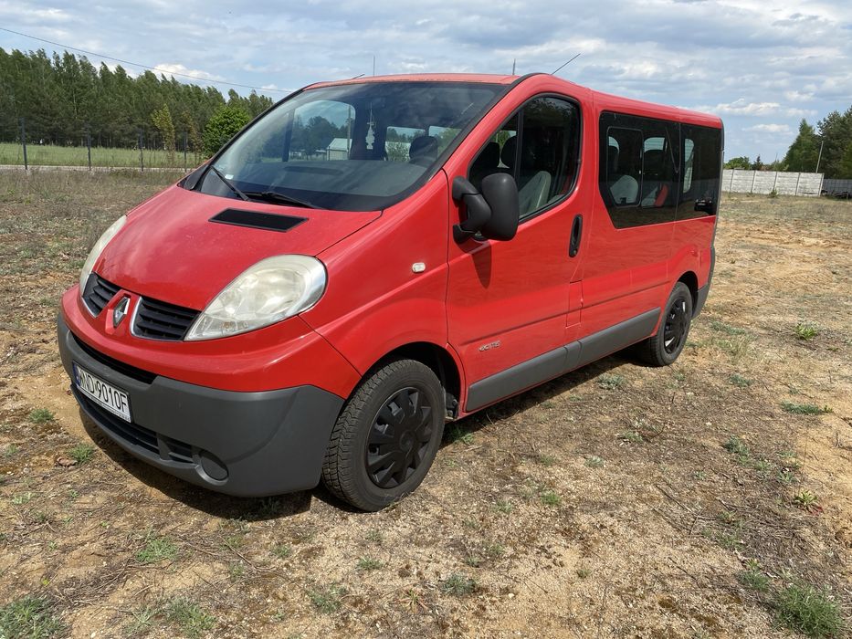 Renault trefic passanger 2.0 115 km 8 osobowy