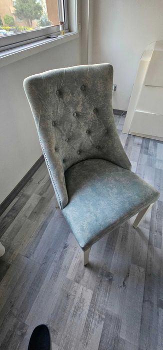 Sala Completa Moderna | Aparador + Mesa Vidro + 6 Cadeiras + Sofá + Lareira Elétrica + 2 Carpetes | 1.440€