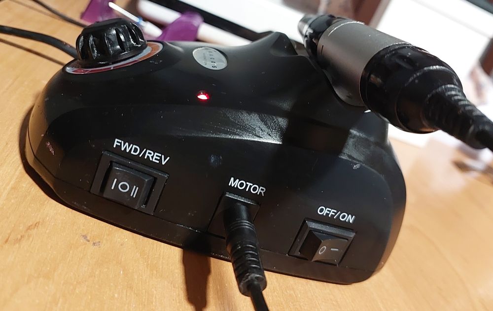 Професійний фрезер для манікюру та педикюра