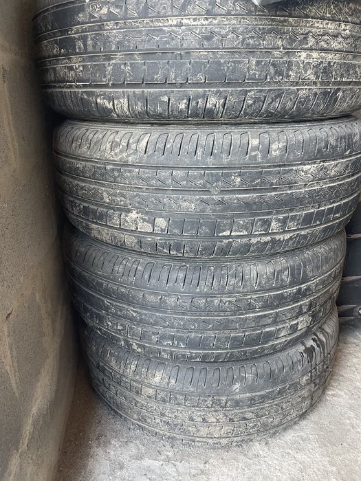 Продам шини 225/65/17