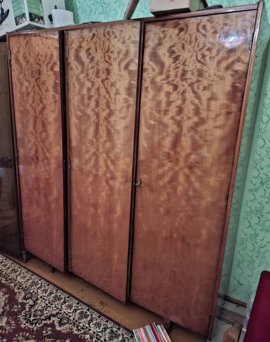 Szafa  PRL połysk szer 160 wys 185