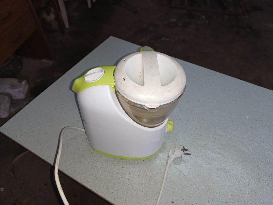 Электро овощерезка ( измельчитель ) Chicco XB9018 250ват