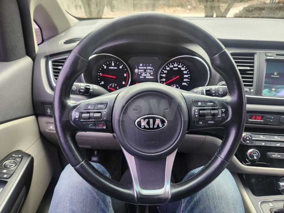 KIA CARNIVAL 9 місць / З пдв