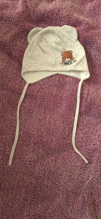 Продам три шапочки