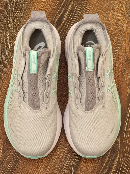 Оригінал 100% жіночі кросівки asics nimbus 27 eur 38
