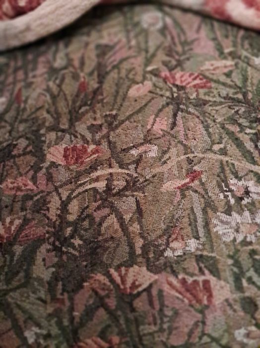 Продається б/у диван. Ціна договірна.