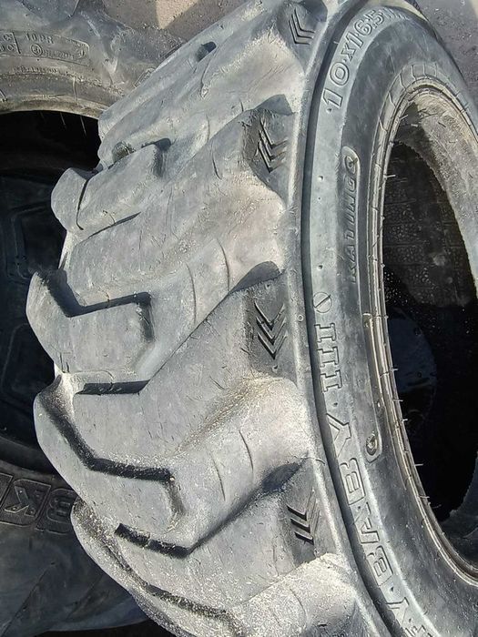 Opona 10x16.5 Galaxy Beffy Baby III miniładowarka Gehl Bobcat Mustang