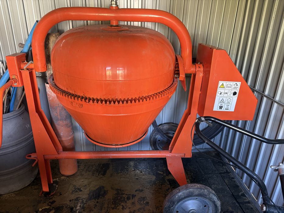 Betoniarka wolnospadowa BWE 150 K(MU44)
