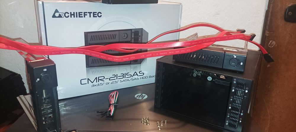 Kieszeń Hot Swap SATA Chieftec 5.25" na 3x 3.5" 2.5" HDD SSD RAID