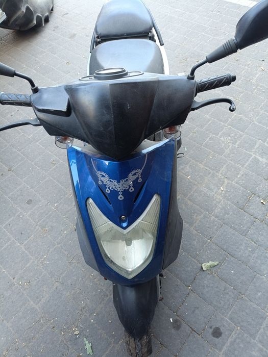 Sprzedam skuter.