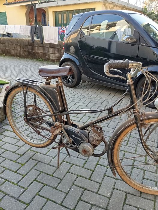 Mobelet  1950 trabalhando