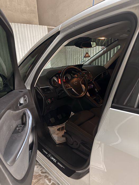 Opel zafira tourer 2014