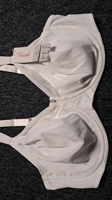 Biustonosz triumph w rozmiarze 90E, biały minimizer