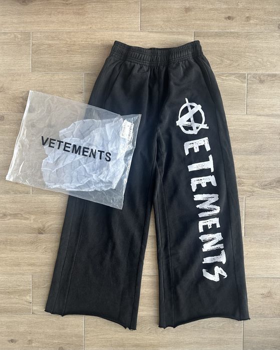 Штани Vetements Anarchy Sweat Pants