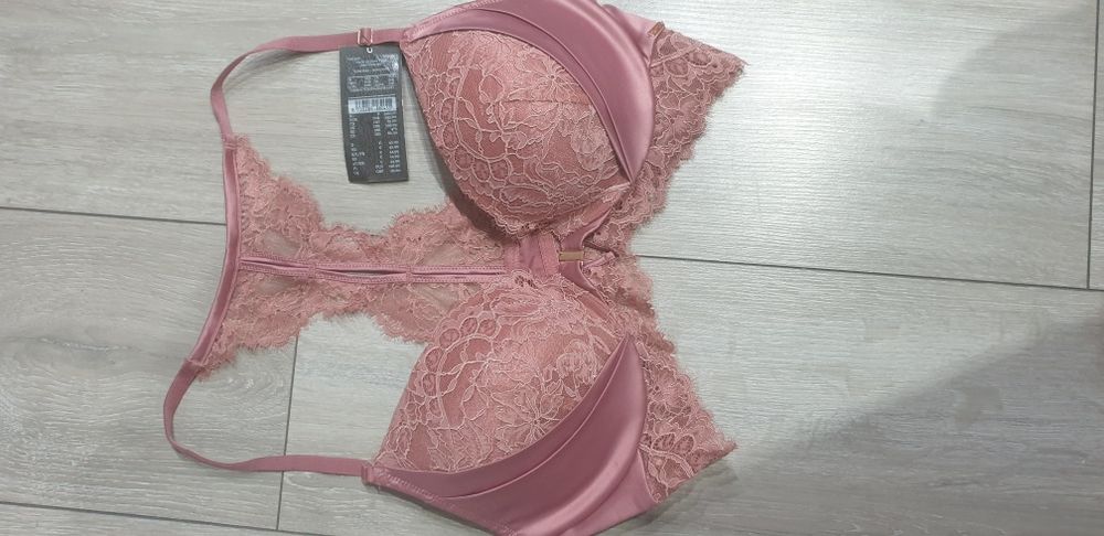 Cecile  Noir  push 80B i 75D