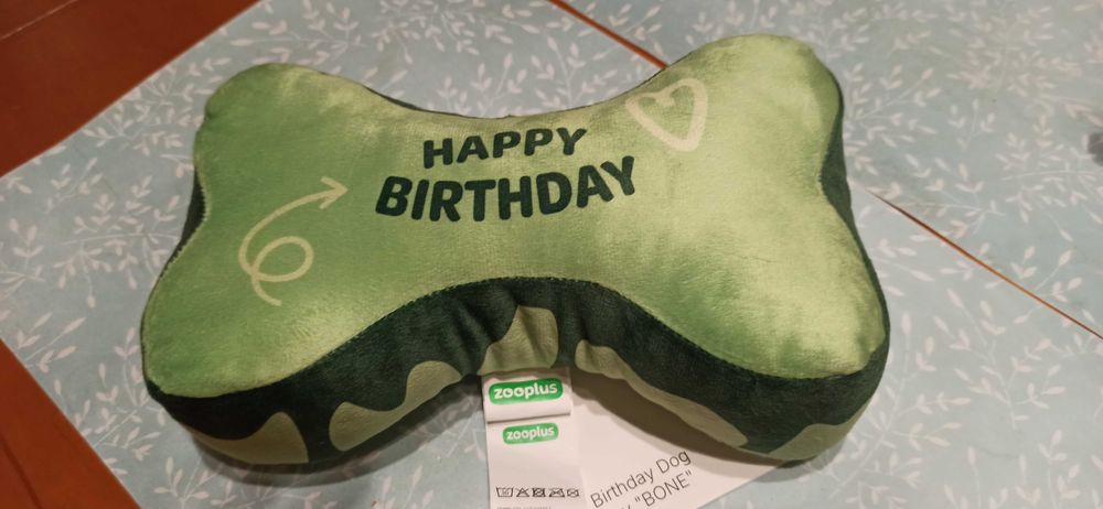 Pluszowa kość z piszczałką dla psa