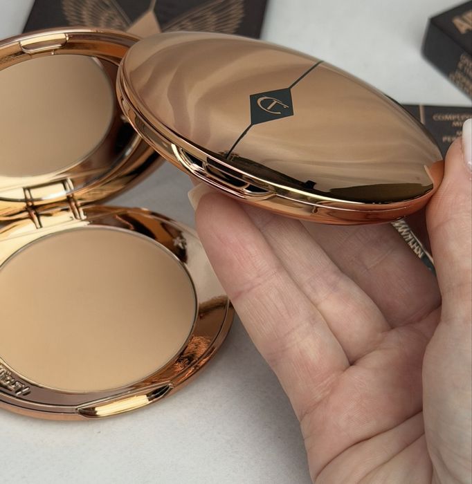 Пудра для обличчя Charlotte Tilbury 02