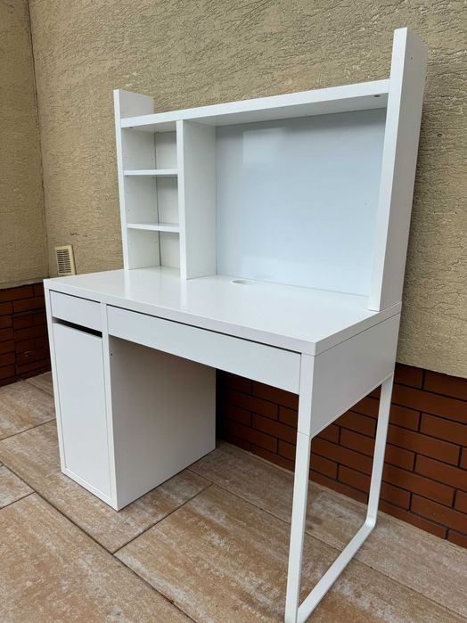 biurko białe ikea stolik stół szafka regał komoda witryna kredens