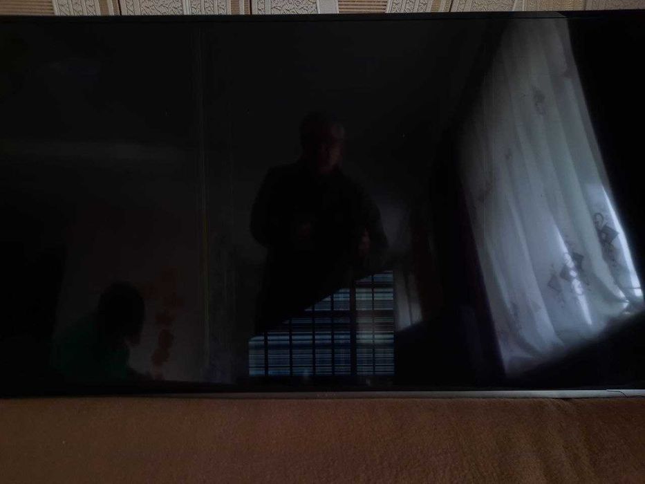 Продам телевізор 4K smart TV SAMSUNG UE49KU6470  на запчастини