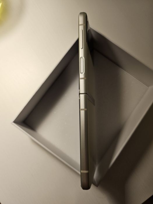 Samsung Galaxy flip z3