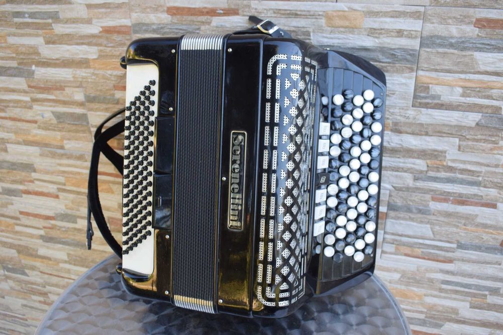 Acordeao Serenellini 3 voz Afinado N 99