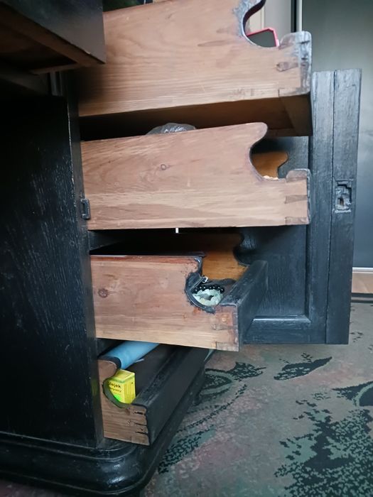 Sprzedam stare biurko gabinetowe do renowacji