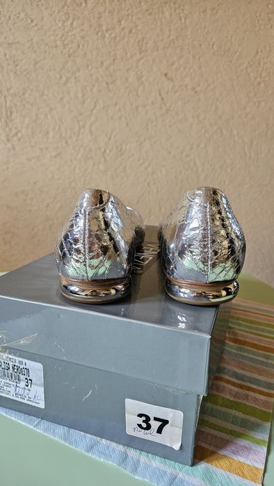 Venezia eksluzywne półbuty damskie lakier skóra rozmiar 37. Made in Italy.