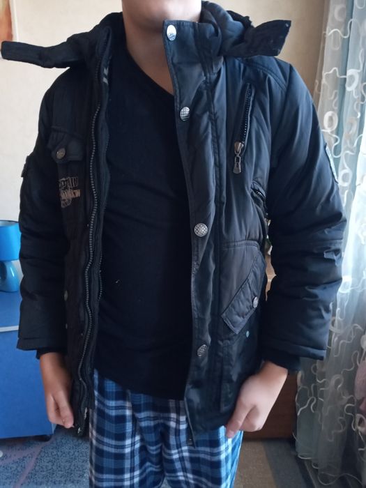 Продам куртка 250 грн