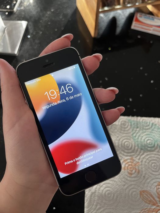 Iphone SE como novo