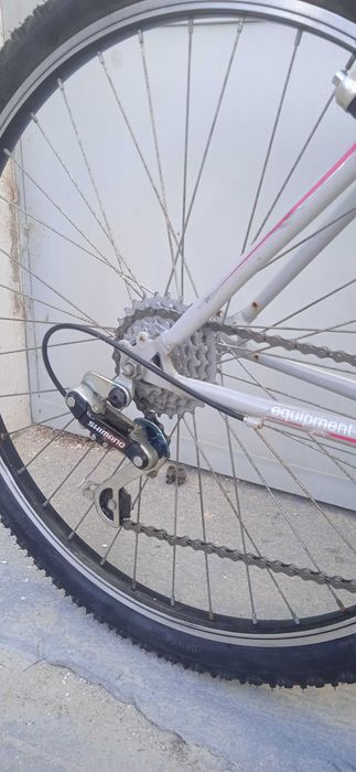 Bicicleta montanha roda 26 6V. Impecável
