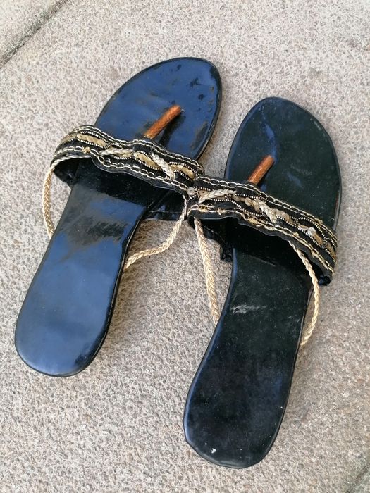 Conjunto de 2 Chinelos para Senhora – Tamanho 38