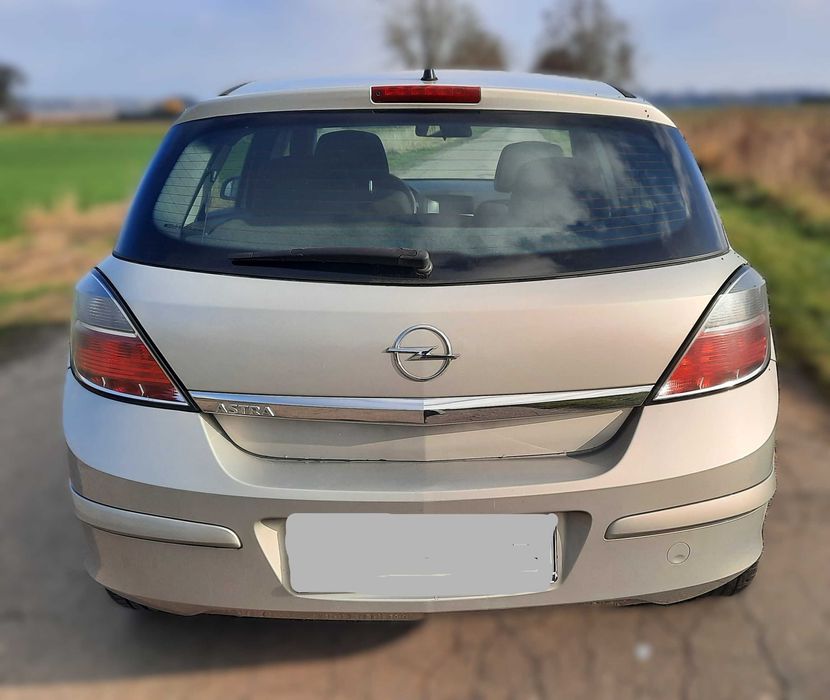 samochód Opel Astra III