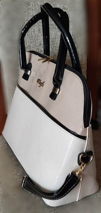 Beżowo-śmietankowa torebka