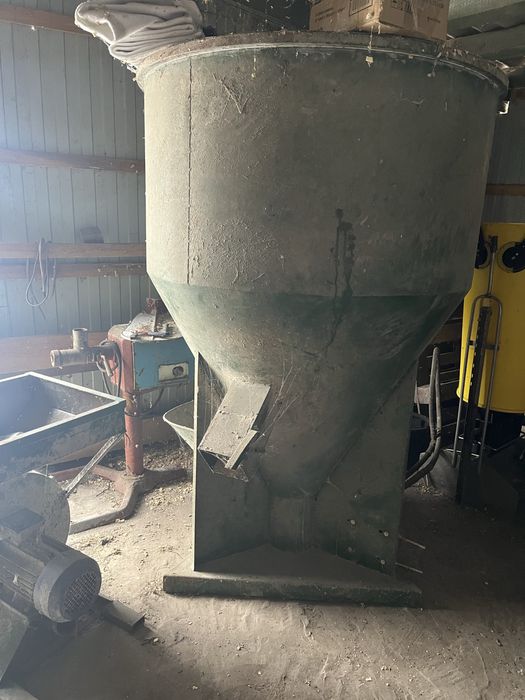 Кормозмішувач + зернодробілка