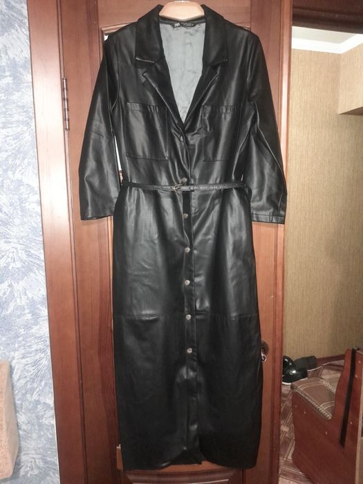 Шикарна сукня Zara. Утеплена. Розмір S,M