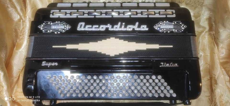 Accordiola Super , 3a voz , só 9.5 kg