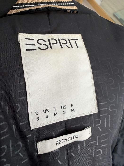 Тепле та легке зимове пальто Esprit