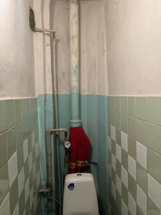 Продаж Тесленка 20, площа Володимира Великого, пл. Артема, під ремонт