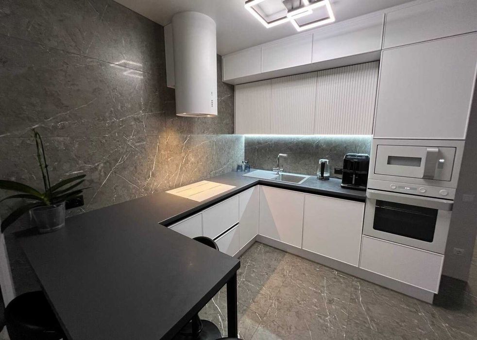 Продаж 2 поверхового таунхауса в Агрономічному